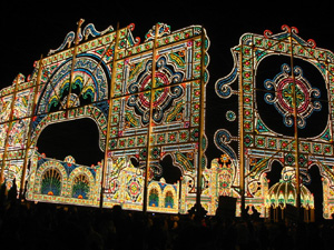 ���~�i���G