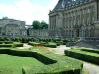 ���{�L����